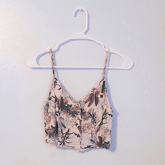 Kendall & Kylie Tops - Floral Crop Top